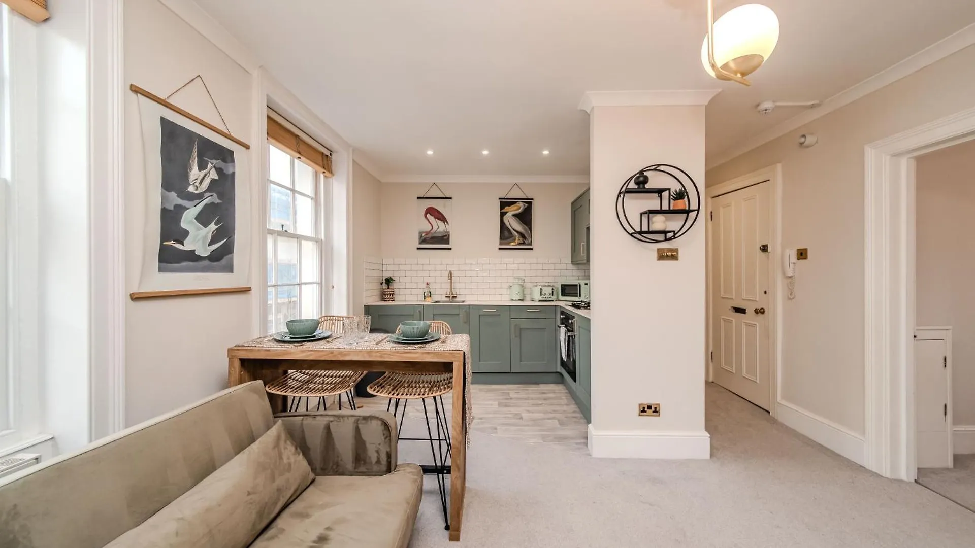 Seaside 1 Bedroom Flat Close To Brighton Beach