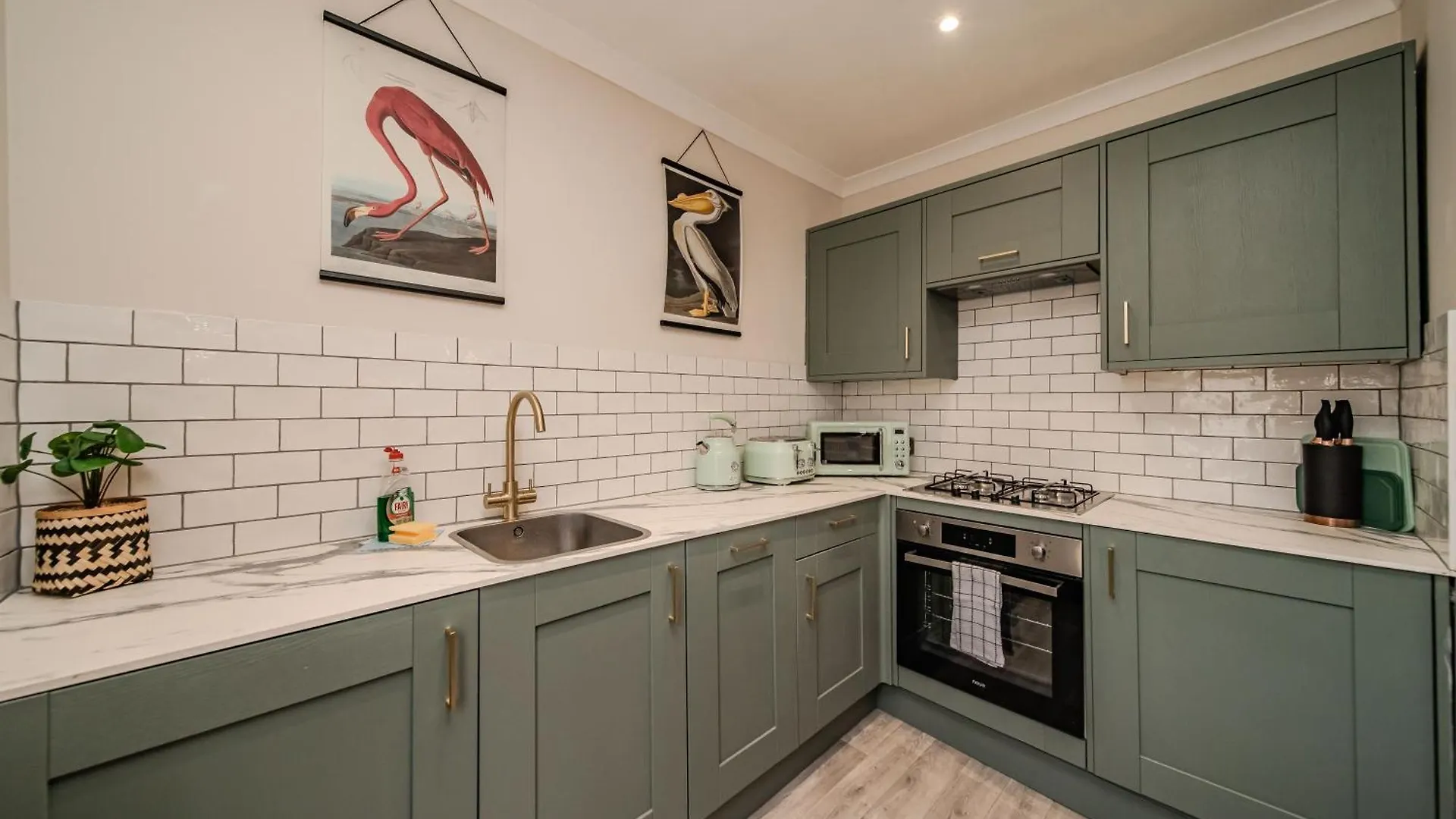 Seaside 1 Bedroom Flat Close To Brighton Beach Apartment