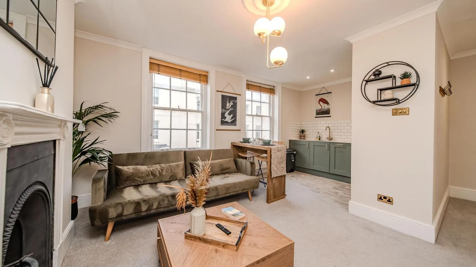 Seaside 1 Bedroom Flat Close To Brighton Beach contacts